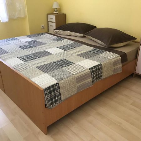 Beachfront Apartment Sun Водице Екстер'єр фото